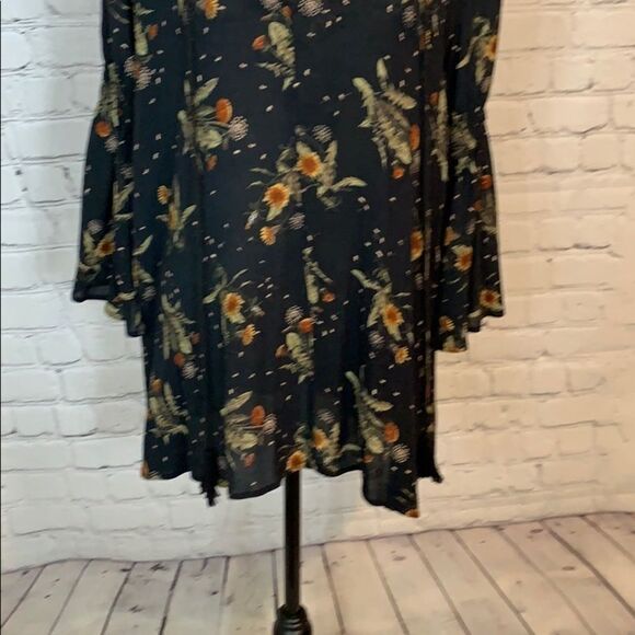 She + Sky / blouse / size small - Picture 3 of 9